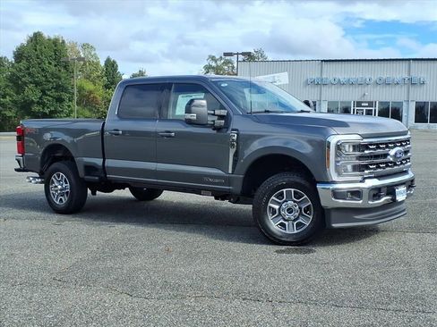 New 2026 Ford F350 Lariat w/ FX4 Off-Road Package image 2