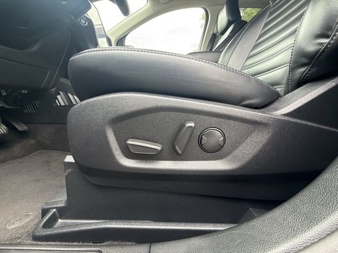 Used 2024 Ford Edge SEL AWD/4WD image 12