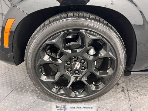 Used 2025 GMC Yukon XL AT4 Ultimate image 19