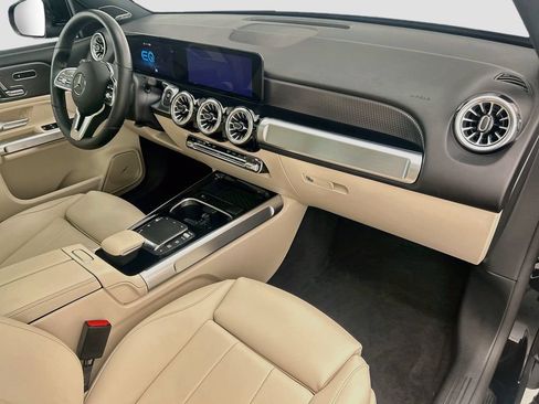 Certified 2023 Mercedes-Benz EQB 300 4MATIC image 16