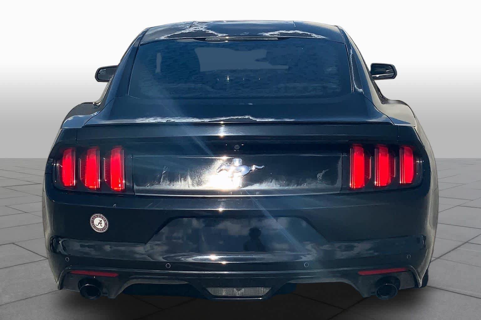 Used 2015 Ford Mustang Coupe w/ Equipment Group 051A RWD image 3