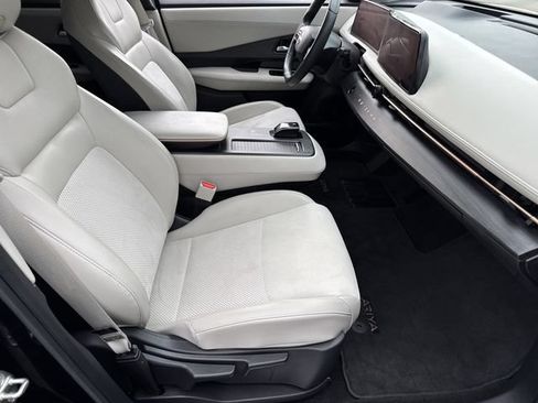 Certified 2024 Nissan Ariya AWD image 27