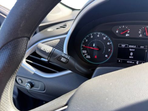 Used 2025 Chevrolet Malibu LT FWD image 17
