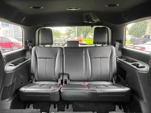 Used 2019 Ford Expedition XLT w/ Equipment Group 202A RWD image 31
