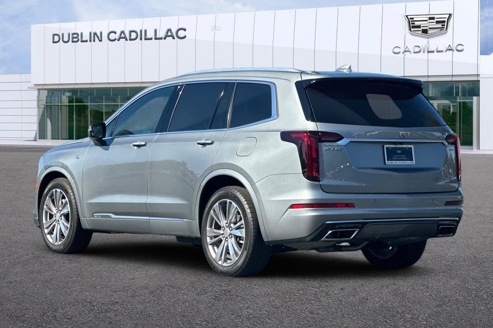 Certified 2024 Cadillac XT6 Premium Luxury w/ Technology Package FWD image 6