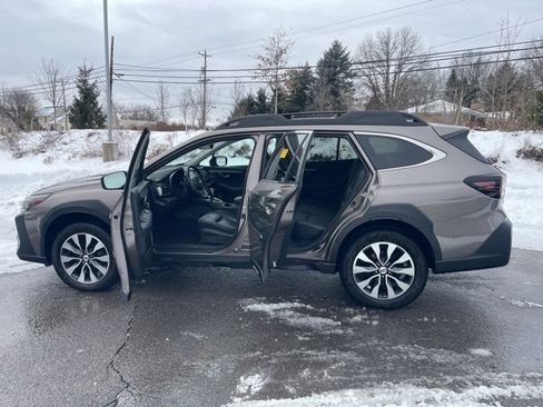 Used 2024 Subaru Outback Limited image 16