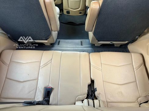 Used 2019 Cadillac Escalade Platinum image 33