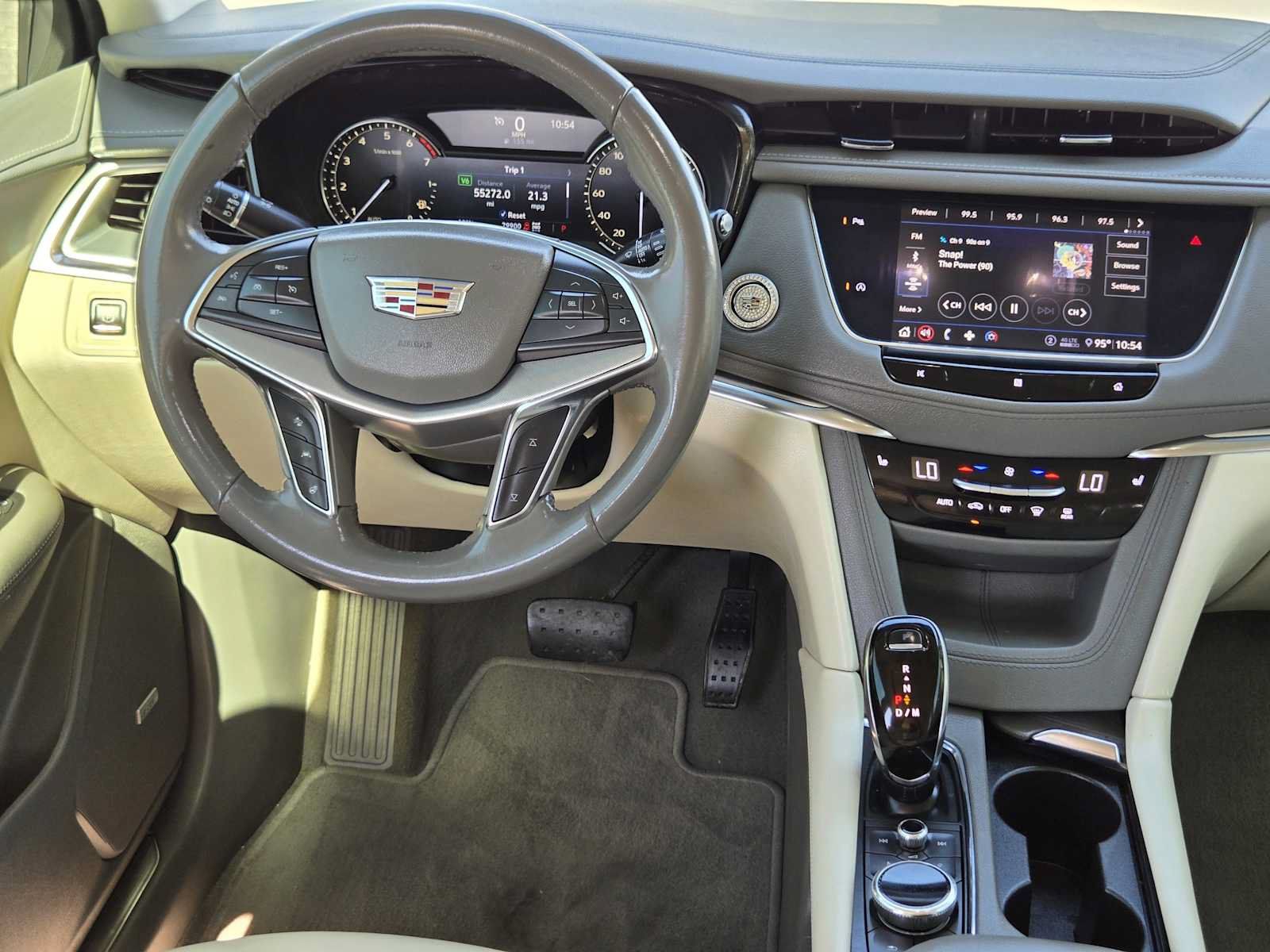 Used 2020 Cadillac XT5 Premium Luxury AWD/4WD image 27