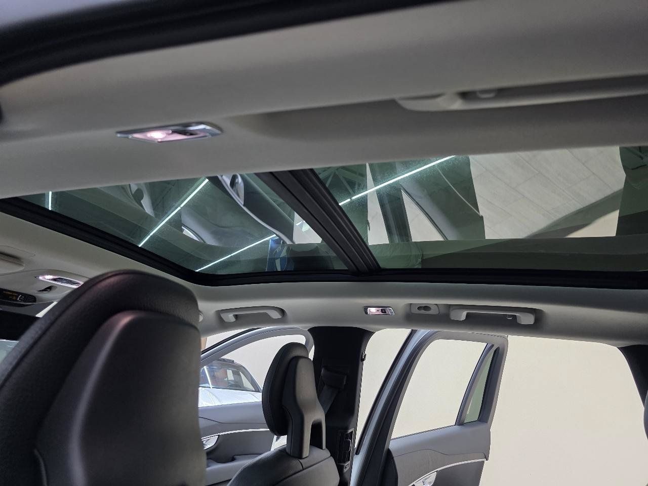 Used 2020 Volvo XC90 T6 Momentum AWD/4WD image 40