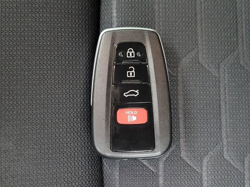 Used 2021 Toyota Corolla SE w/ Special Edition FWD image 32