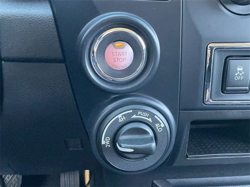 Used 2023 Nissan Titan SV image 21