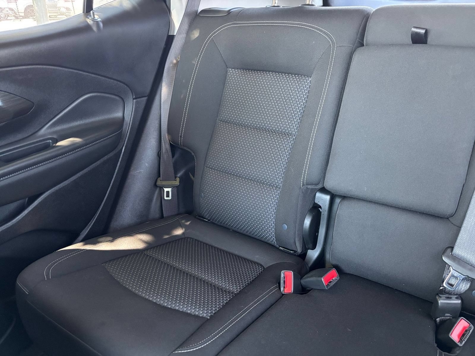 Used 2024 GMC Terrain SLE FWD image 37