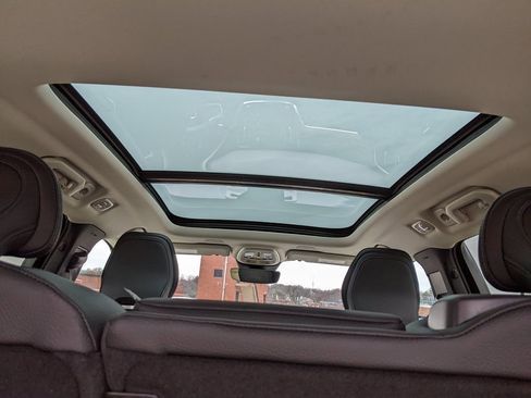 Certified 2025 Volvo V60 B5 Cross Country Plus image 13