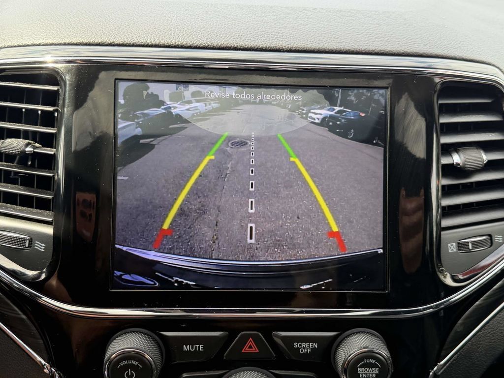 Used 2019 Jeep Grand Cherokee Limited AWD/4WD image 31