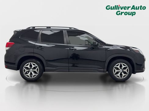 Used 2023 Subaru Forester Premium AWD/4WD image 10