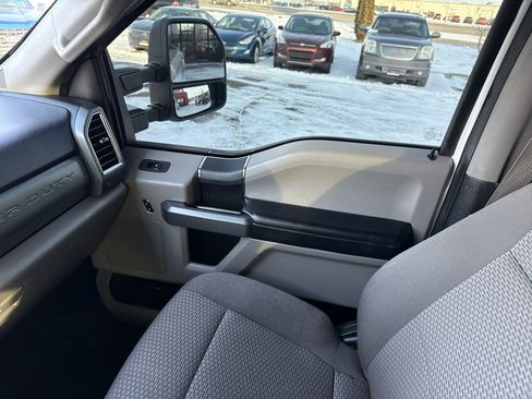 Used 2017 Ford F250 XLT image 22