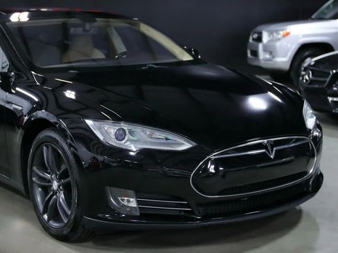 Used 2013 Tesla Model S image 2