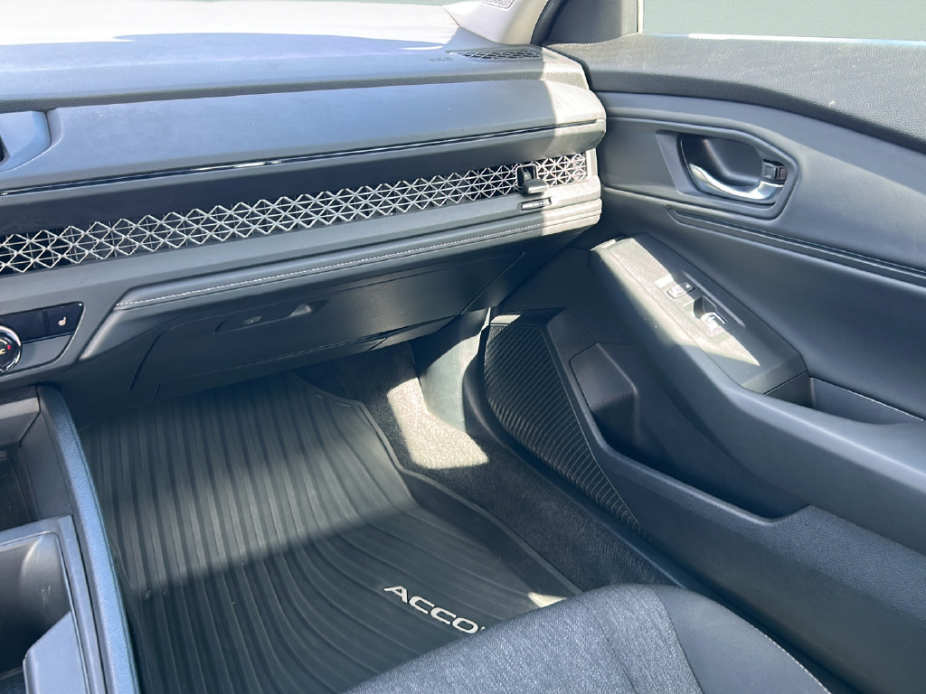 Used 2023 Honda Accord EX image 12