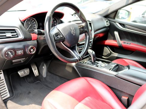 Used 2021 Maserati Ghibli S image 16