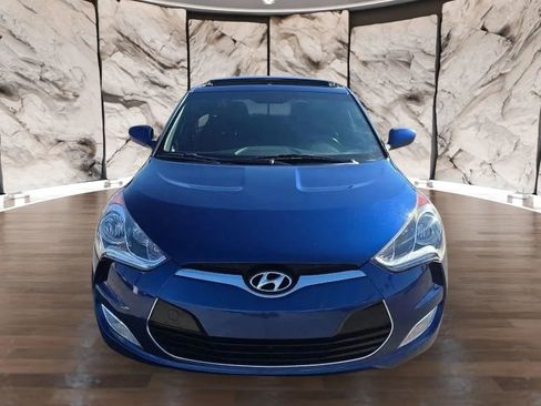 Used 2017 Hyundai Veloster Value Edition image 2