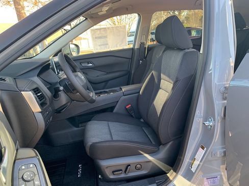 New 2026 Nissan Rogue SV FWD image 18