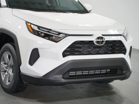 New 2025 Toyota RAV4 XLE image 4
