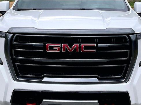 Used 2023 GMC Yukon XL AT4 w/ AT4 Premium Plus Package AWD/4WD image 10