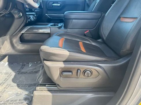 Used 2022 GMC Sierra 1500 AT4 w/ AT4 Preferred Package AWD/4WD image 5