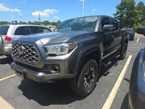 Used 2020 Toyota Tacoma TRD Off-Road w/ Technology Package AWD/4WD image 1
