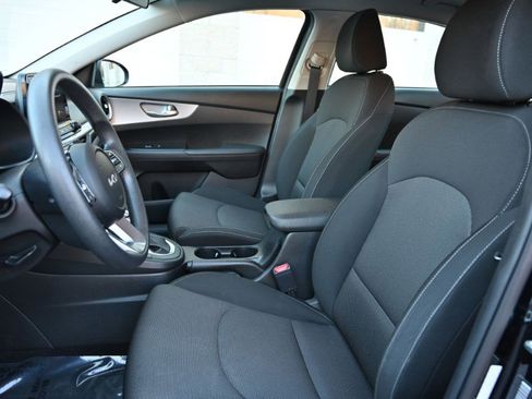 Used 2023 Kia Forte LXS image 13