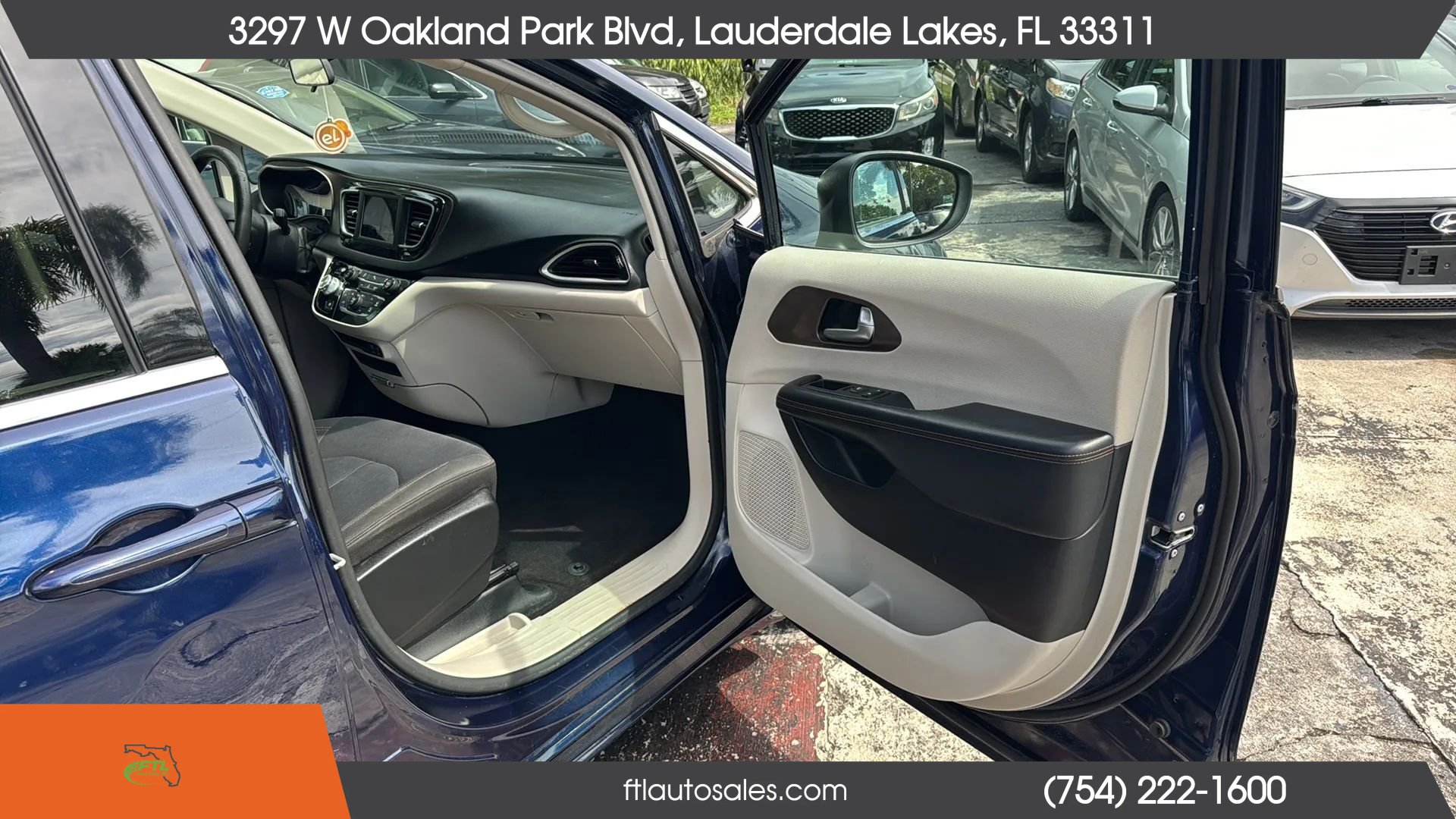 Used 2018 Chrysler Pacifica LX FWD image 28