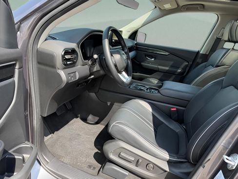 Used 2023 Honda Pilot Elite image 9