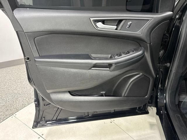 Used 2017 Ford Edge SE AWD/4WD image 8