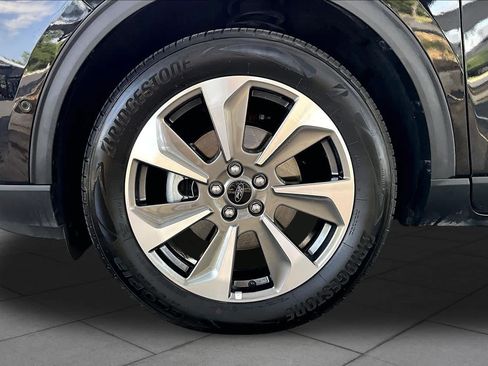 Used 2023 Ford Escape Platinum w/ Premium Technology Package AWD/4WD image 11
