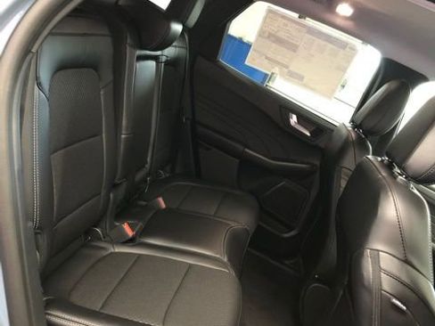 New 2025 Ford Escape SE image 30