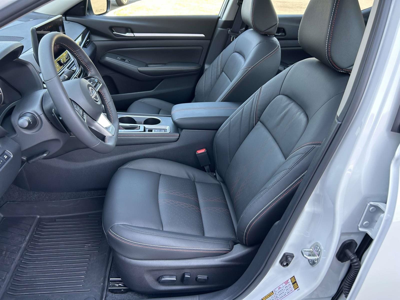 Used 2026 Nissan Altima 2.5 SR w/ SR Premium Package FWD image 12