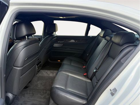 Used 2015 BMW 750Li image 13