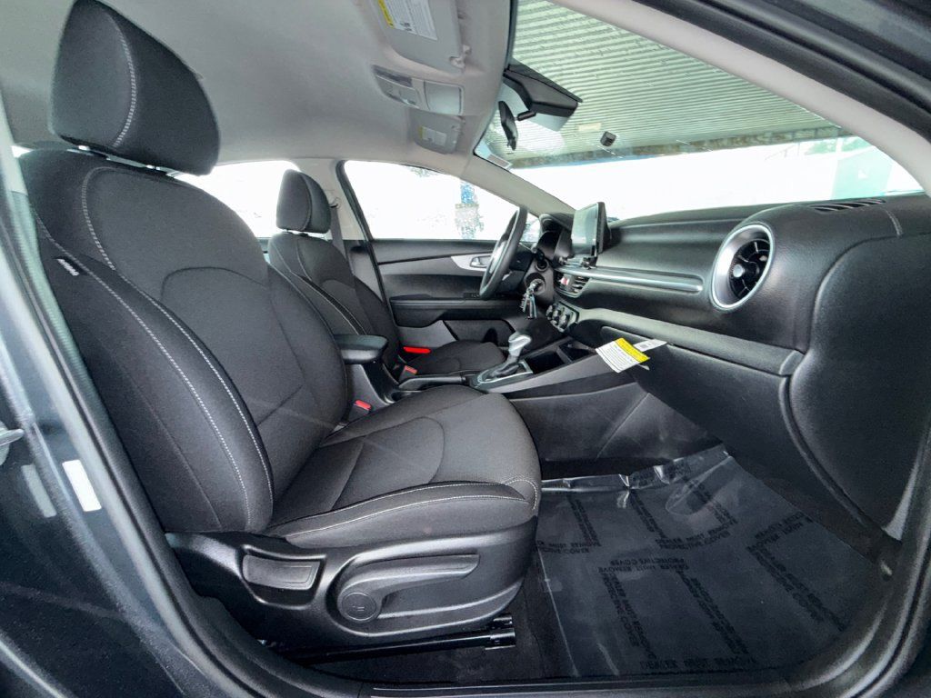 Used 2023 Kia Forte LXS w/ LXS Technology Package FWD image 23