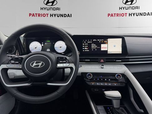 Certified 2026 Hyundai Elantra Limited FWD image 10