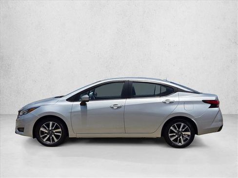 Used 2025 Nissan Versa SV FWD image 8
