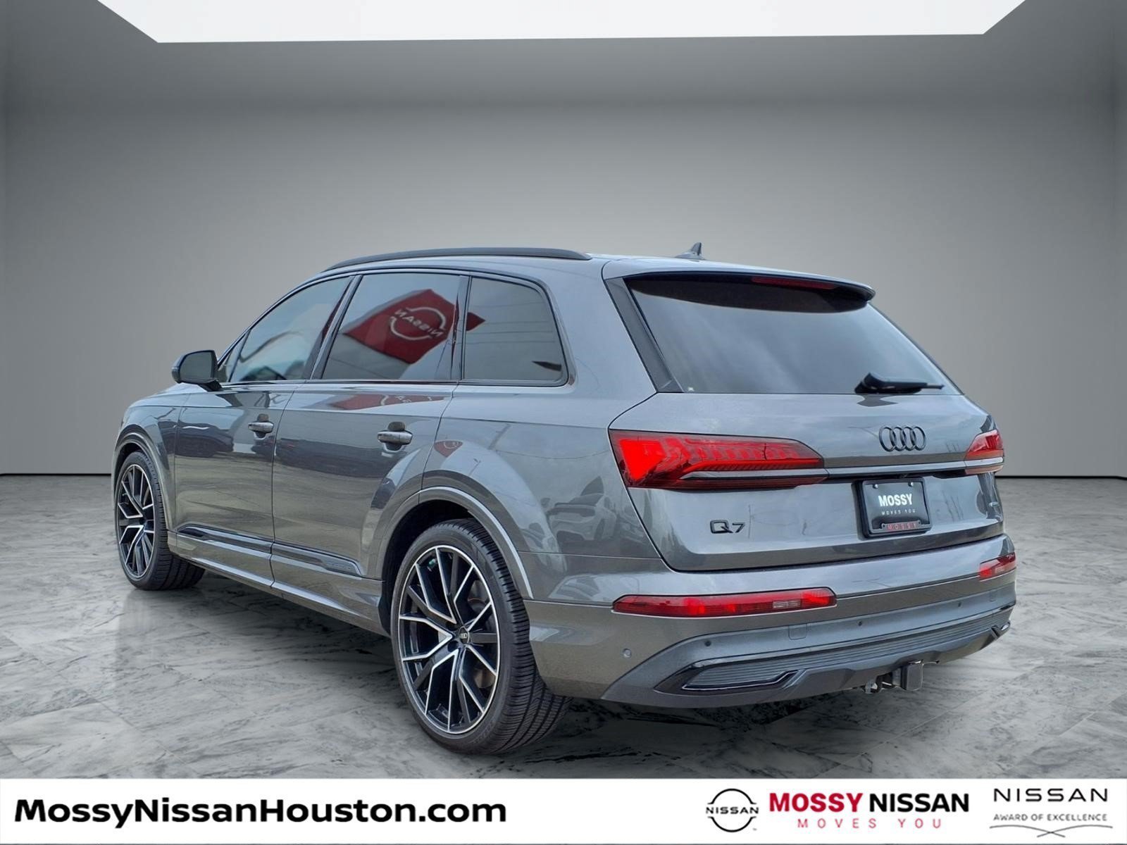 Used 2023 Audi Q7 3.0T Prestige w/ Prestige Package AWD/4WD image 2