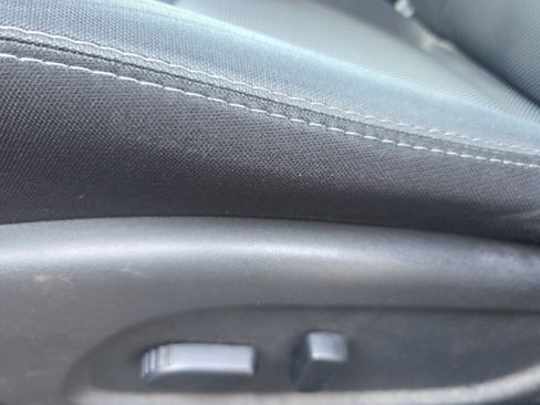 Used 2018 Nissan Pathfinder SV w/ SV Tech Package image 16