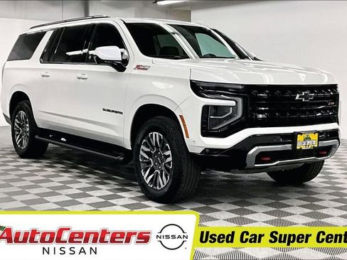 Used 2025 Chevrolet Suburban Z71 image 1