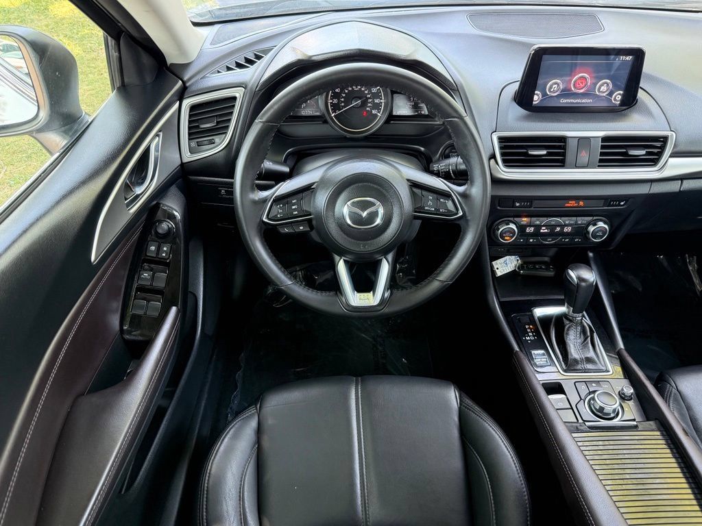Used 2018 MAZDA MAZDA3 Touring FWD image 22