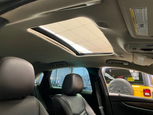 Used 2018 Cadillac XTS Luxury image 12