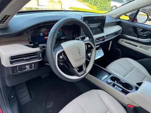 New 2025 Lincoln Corsair Grand Touring image 13