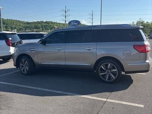 Used 2019 Lincoln Navigator L Reserve AWD/4WD image 11
