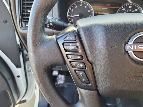 Used 2023 Nissan Frontier SV w/ Midnight Edition Package image 20