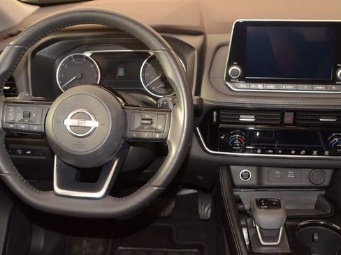 Used 2023 Nissan Rogue SL image 16