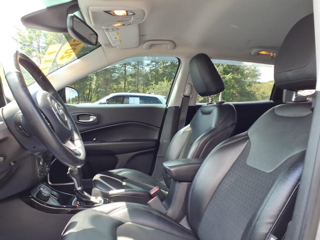 Used 2019 Jeep Compass Latitude AWD/4WD image 11